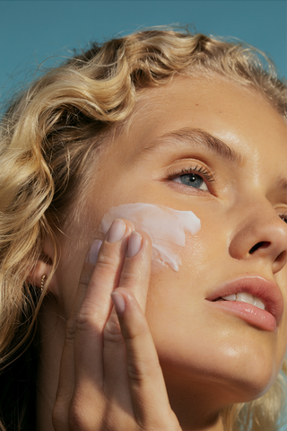 THE SEA BARRIER RADIANCE MASK